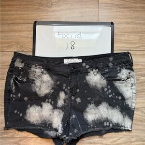 Torrid Black bleached Women's Shorts 18